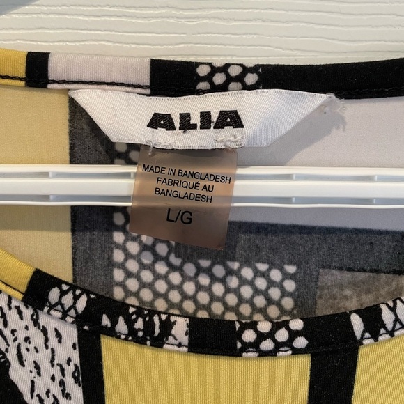 Long sleeved patterned top - Picture 2 of 4